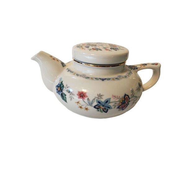 Andrea by Sadek Teapot - Picture 3 of 11